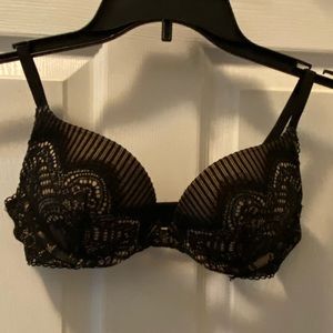 🆕 Victoria Secret lace bra